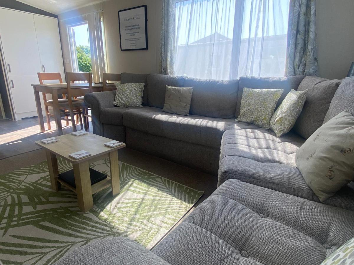 Hot Tub. Countryside. Coast. 5* Patrington Haven Leisure Park, East Yorkshireヴィラ エクステリア 写真